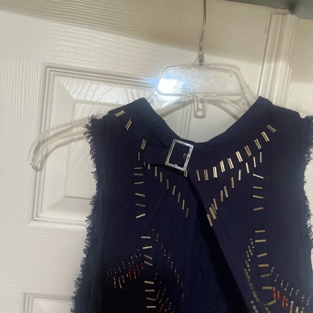 Free People Navy Laser-Cut Sleeveless Tank top open back
Medium boho beach chic - Picture 11 of 15